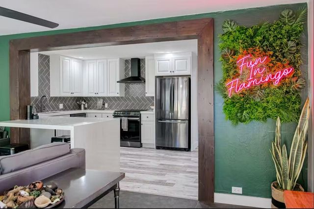 706 Sunset Road, West Palm Beach, FL 33401