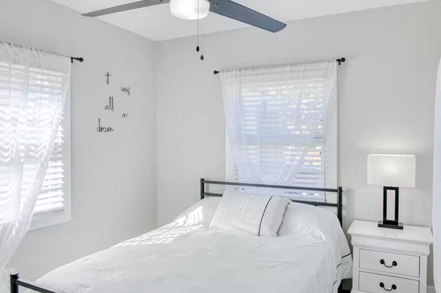 706 Sunset Road, West Palm Beach, FL 33401