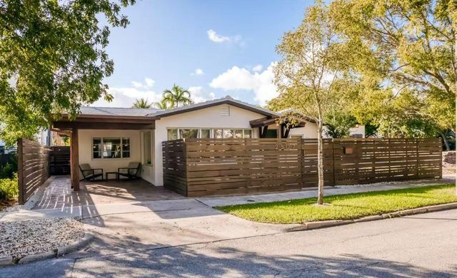 706 Sunset Road, West Palm Beach, FL 33401