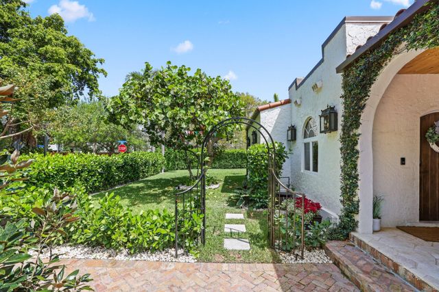 706 Sunset Road, West Palm Beach, FL 33401