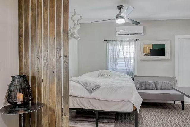 706 Sunset Road, West Palm Beach, FL 33401