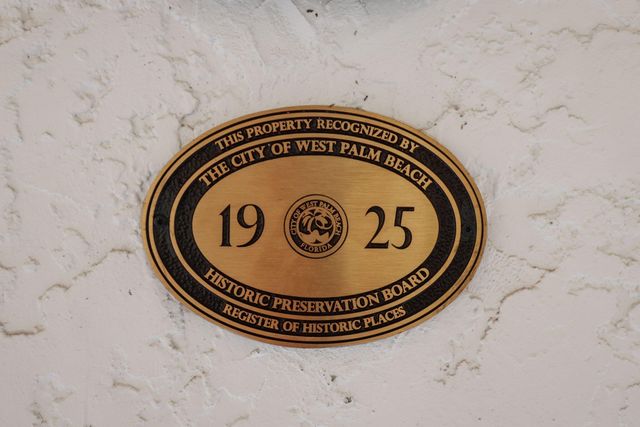 706 Sunset Road, West Palm Beach, FL 33401