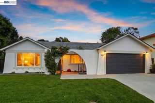 240 Carmelita Pl, Fremont, CA 94539