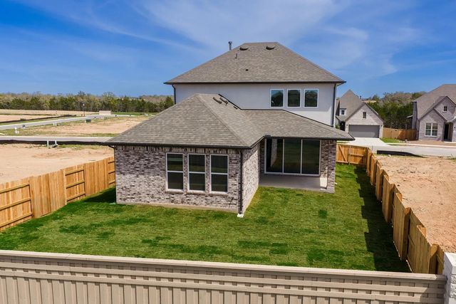 127 Silverbell LN, Bastrop, TX 78602