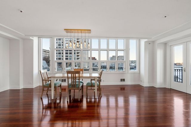20 Rowes Wharf TH7, Boston, MA 02110