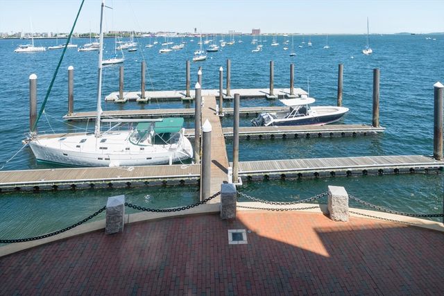 20 Rowes Wharf TH7, Boston, MA 02110