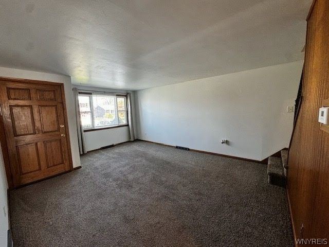 17 Saint Joan Lane, Cheektowaga, NY 14227