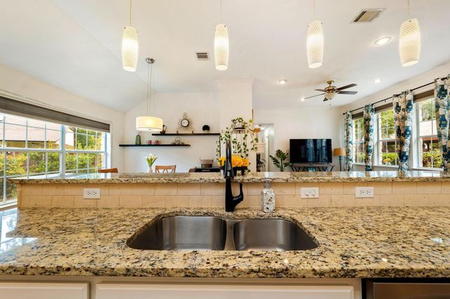 4010 Halfway CV, Round Rock, TX 78681