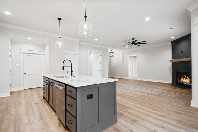 557 Valley Oak Drive, Sherwood, AR 72120