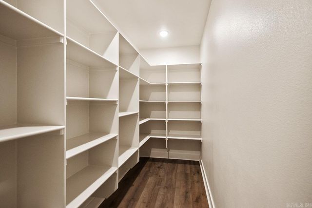 557 Valley Oak Drive, Sherwood, AR 72120