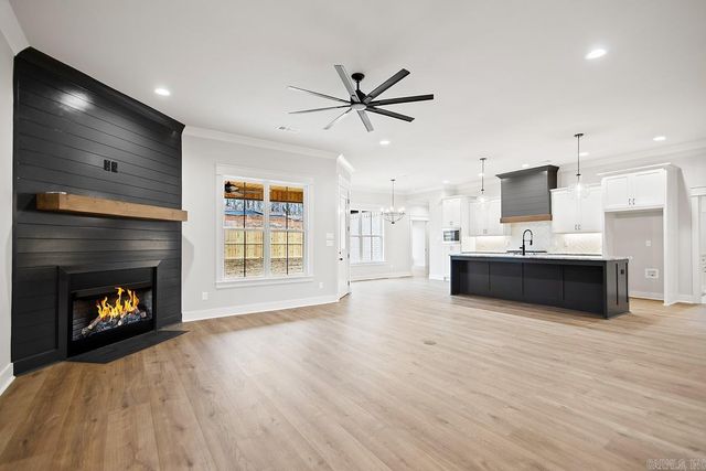 557 Valley Oak Drive, Sherwood, AR 72120