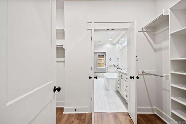 557 Valley Oak Drive, Sherwood, AR 72120