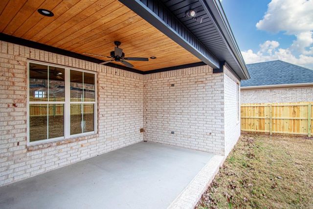 557 Valley Oak Drive, Sherwood, AR 72120