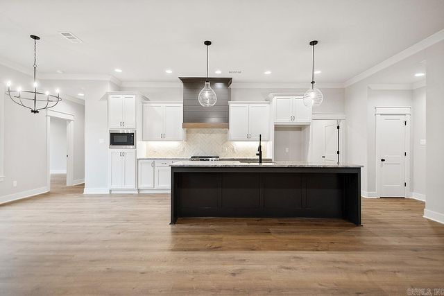 557 Valley Oak Drive, Sherwood, AR 72120