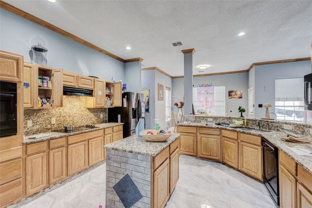 1915 Lillian Avenue, Glenn Heights, TX 75154