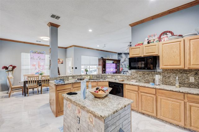 1915 Lillian Avenue, Glenn Heights, TX 75154