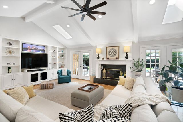 6703 One Oak RD, Austin, TX 78749