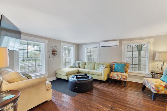 1724 S Ball Street, Galveston, TX 77550