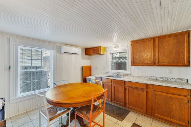 1724 S Ball Street, Galveston, TX 77550