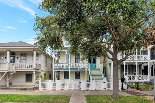 1724 S Ball Street, Galveston, TX 77550