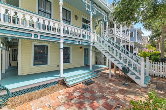 1724 S Ball Street, Galveston, TX 77550