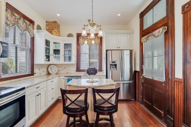 1724 S Ball Street, Galveston, TX 77550