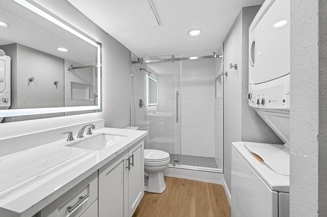 7555 Katy Fwy 146, Houston, TX 77024