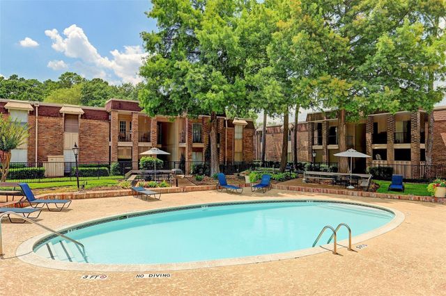 7555 Katy Fwy 146, Houston, TX 77024