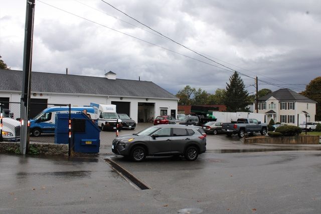 1 Business 1, Dedham, MA 02026