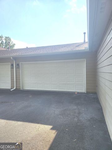 1906 KOLB FARM Circle, Marietta, GA 30008