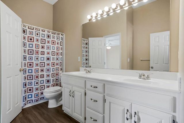 5210 Round Prairie Street, Shawnee, KS 66226
