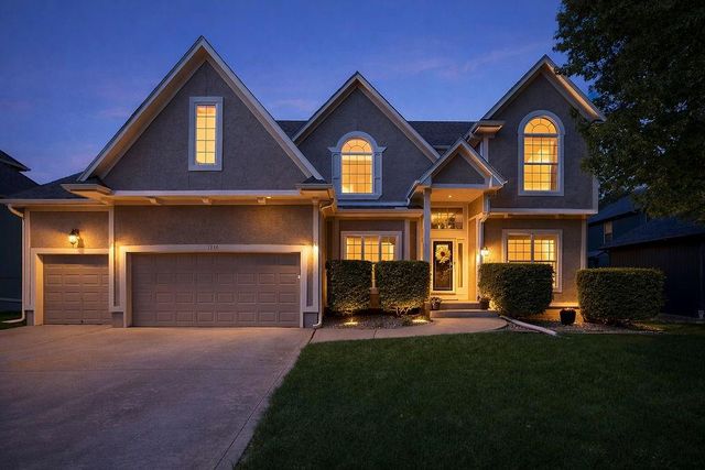 5210 Round Prairie Street, Shawnee, KS 66226
