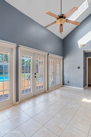 2201 Surrey Lane, Bossier City, LA 71111