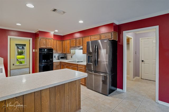 2201 Surrey Lane, Bossier City, LA 71111