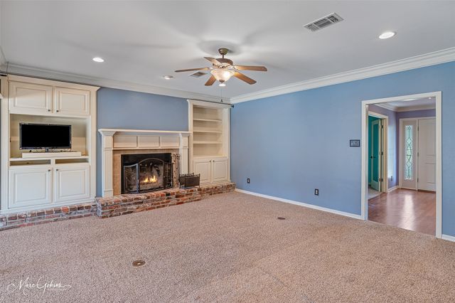 2201 Surrey Lane, Bossier City, LA 71111