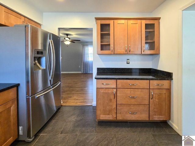 1017 Holland Rd, Benton, KY 42025