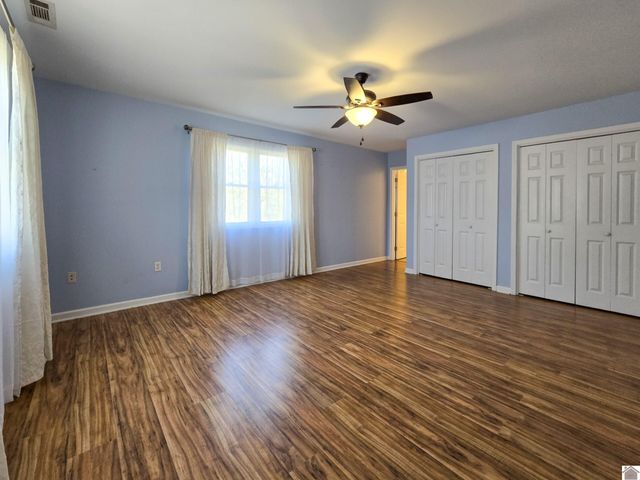 1017 Holland Rd, Benton, KY 42025