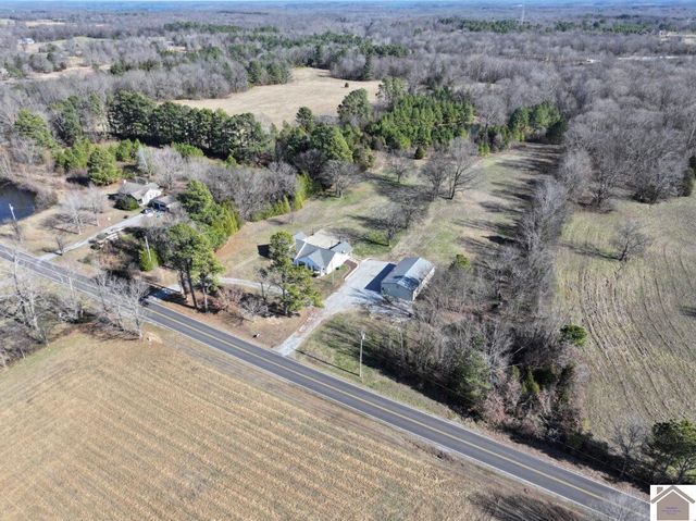 1017 Holland Rd, Benton, KY 42025