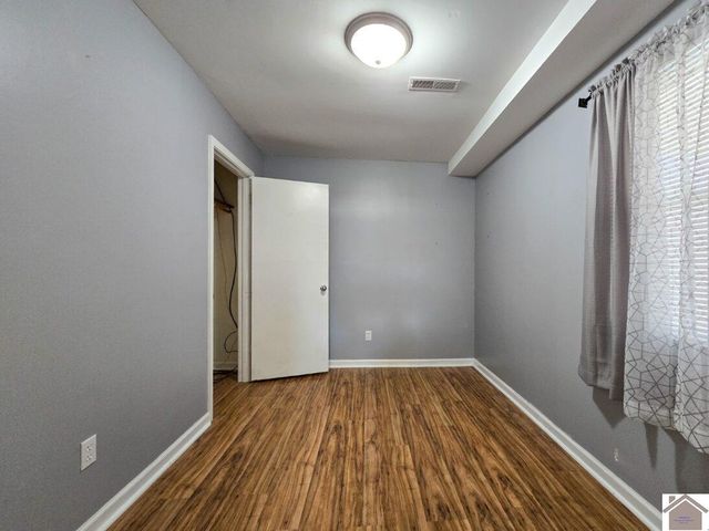 1017 Holland Rd, Benton, KY 42025