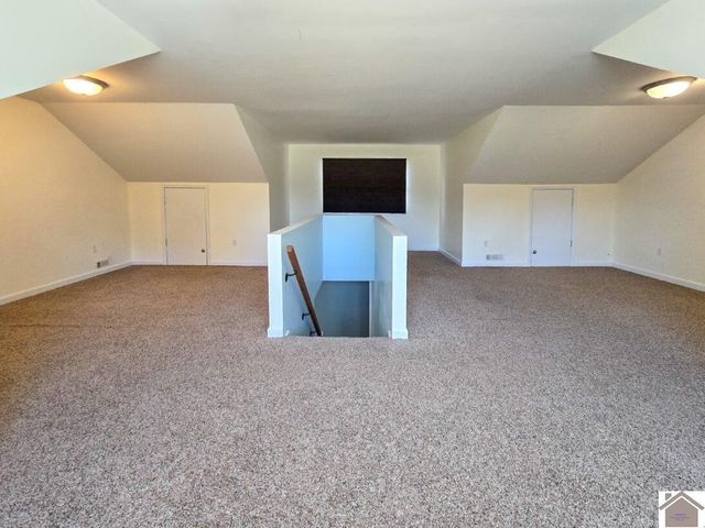 1017 Holland Rd, Benton, KY 42025