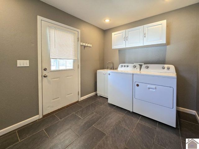 1017 Holland Rd, Benton, KY 42025