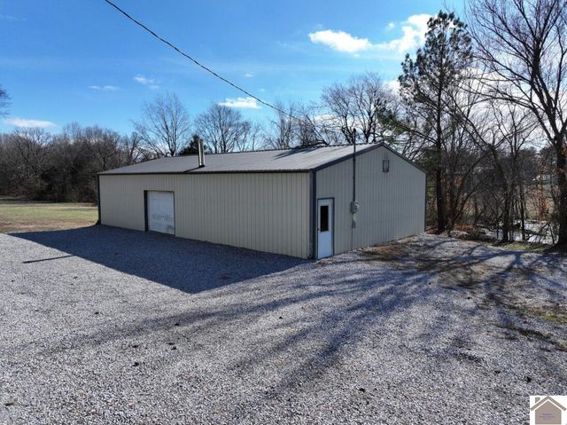 1017 Holland Rd, Benton, KY 42025