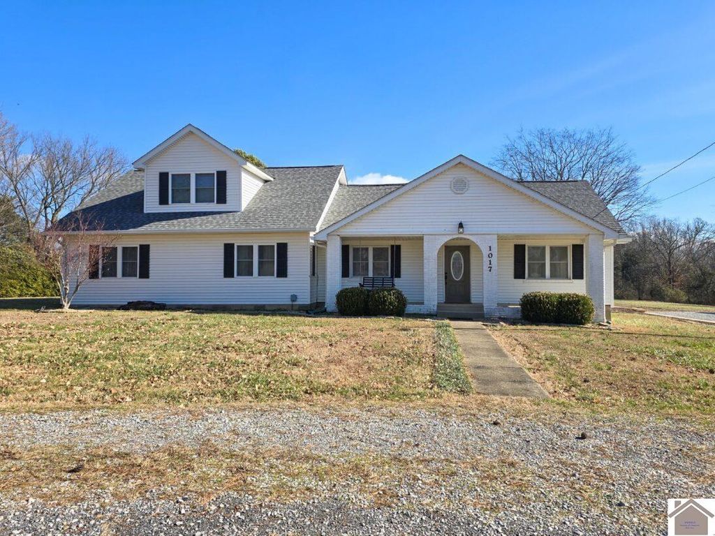 1017 Holland Rd, Benton, KY 42025