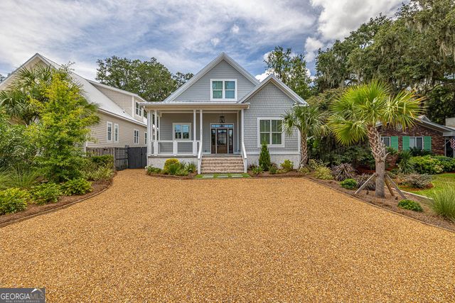 311 Peachtree Street, St. Simons, GA 31522