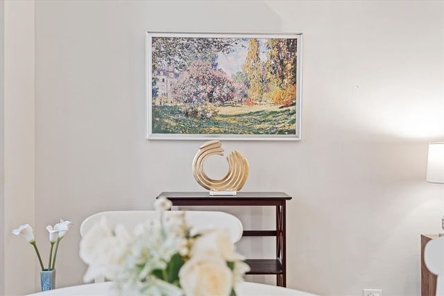 144 N Dithridge St 407, Oakland, PA 15213