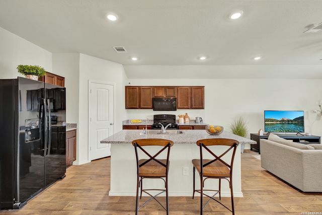 113 MOONRISE DR, San Marcos, TX 78666