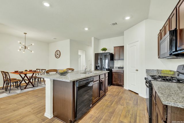 113 MOONRISE DR, San Marcos, TX 78666