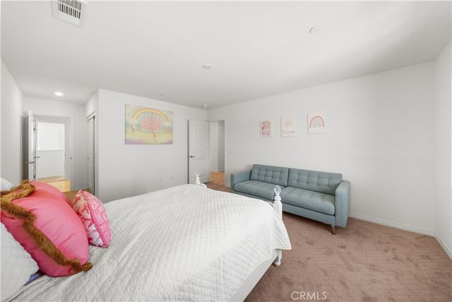 6979 Housatonic Ct, Jurupa Valley, CA 91752