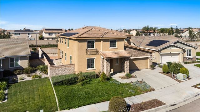 6979 Housatonic Ct, Jurupa Valley, CA 91752