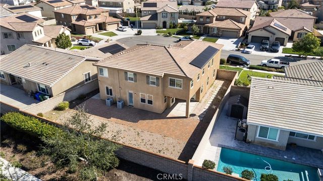 6979 Housatonic Ct, Jurupa Valley, CA 91752